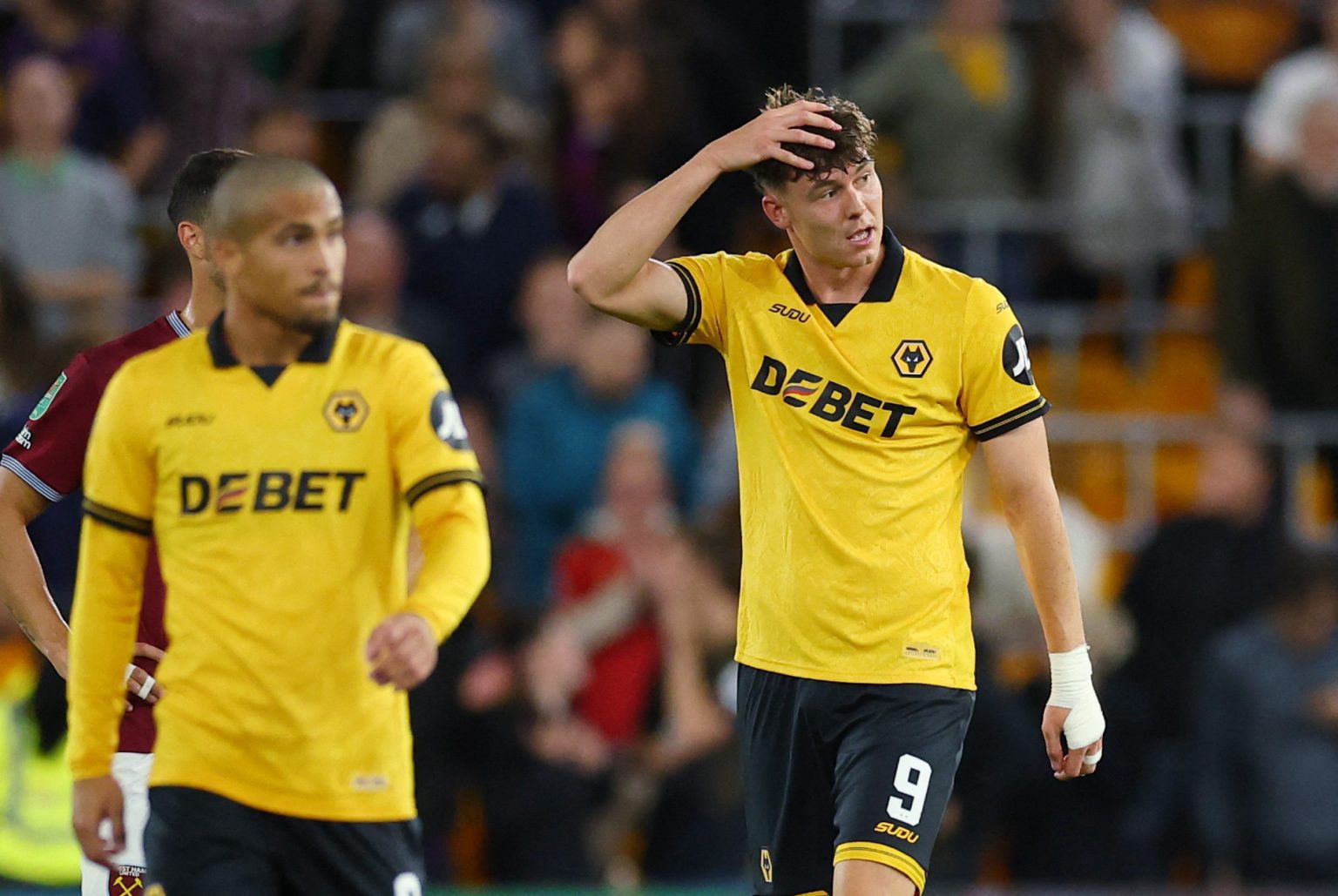 Leeds United News: Wolves, Jørgen Strand Larsen injury blow